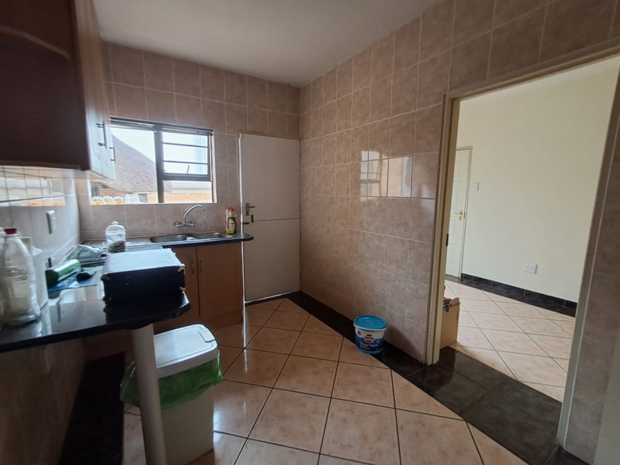 4 Bedroom Property for Sale in Roylglen Gardens Northern Cape